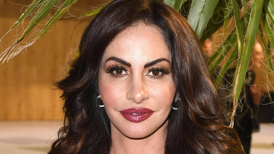 TV-Gesicht Janina Youssefian musste bereits den Tod ihres Vaters verkraften. Nun ist auch ihre ...