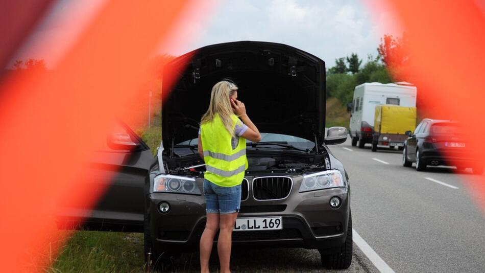 Defekte Autoelektronik: Beim Hersteller wird zumeist das Bauteil getauscht