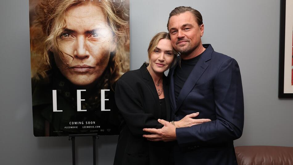 Kate Winslet und Leonardo DiCaprio posierten am 19. November vertraut in Los Angeles.