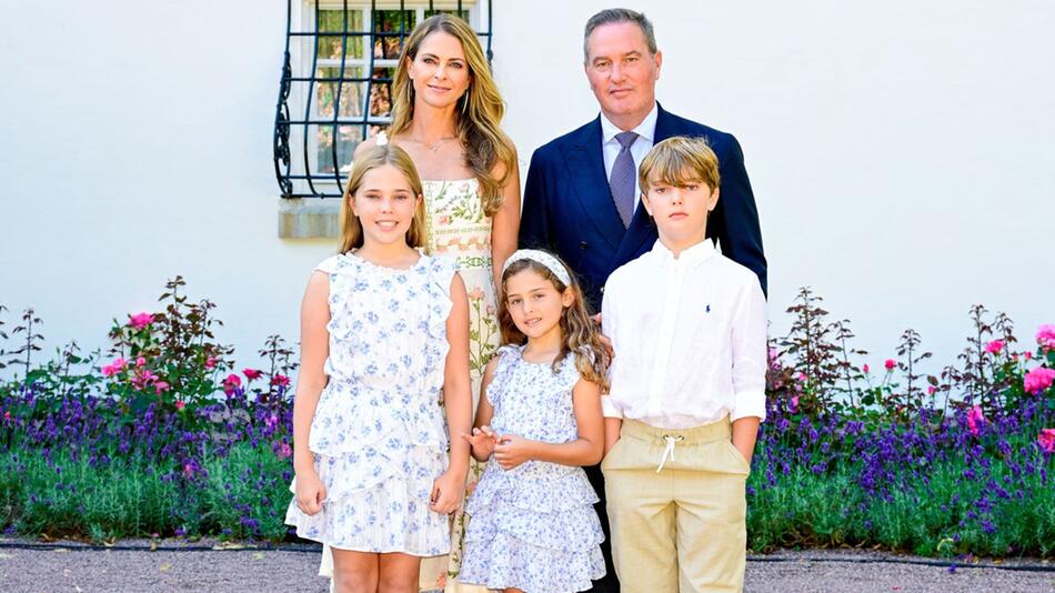 Die ganze Familie: Prinzessin Madeleine und ihr Mann Christopher O'Neill mit ihren Kindern ...