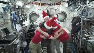 Weihnachtsgrüsse aus dem Weltraum