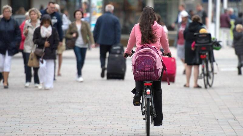 Radfahrer in der Fussgängerzone