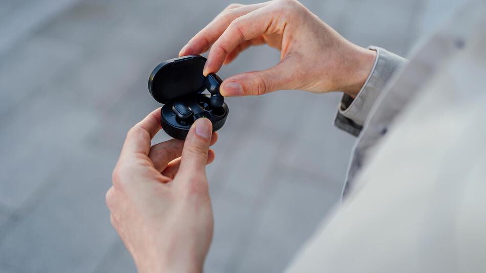 Bluetooth-Kopfhörer im Case