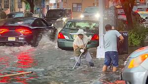 Strassen unter Wasser: Sturzfluten legen New York City lahm