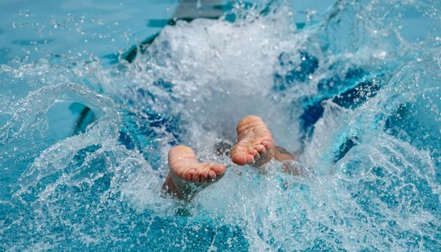 Abkühlung im Freibad