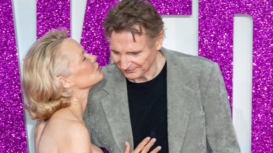 Auffällig innig: Pamela Anderson und Liam Neeson bei der Werbetour für "Die nackte Kanone".
