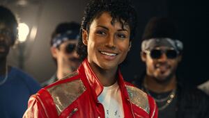 Jaafar Jackson als sein Onkel "Michael"