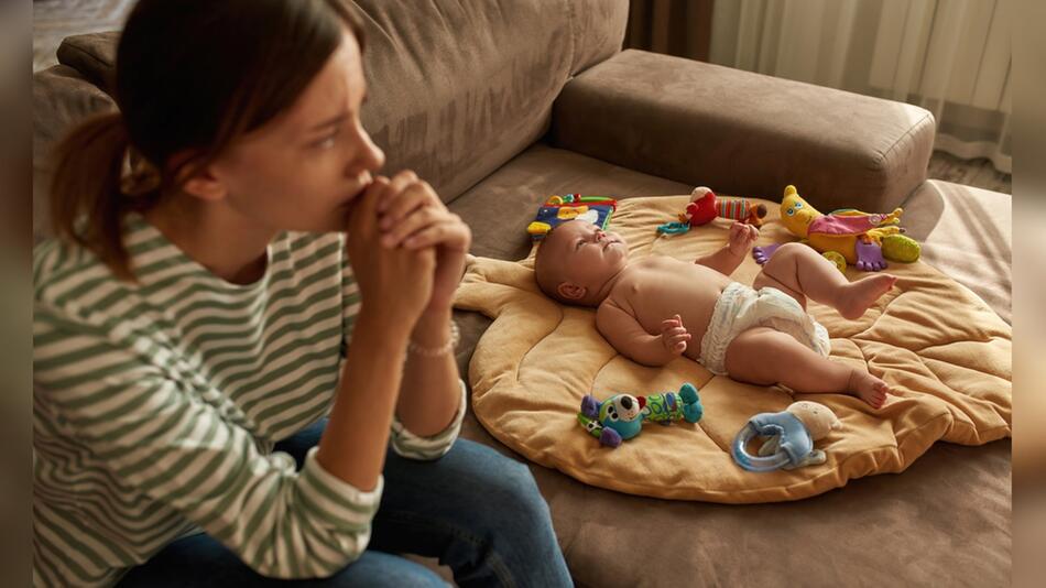 Mutterschaft gilt als das grösste Glück. Doch für viele Frauen fühlt sie sich vor allem einsam an.