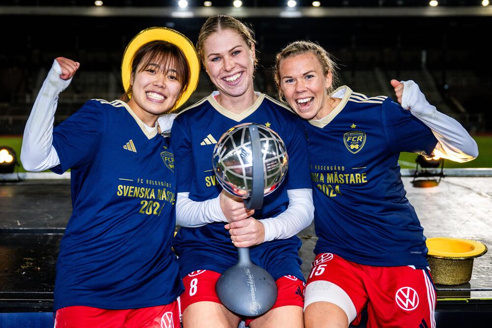 Meister 2024 mit Rosengard: Momoko Tanikawa, DFB-Neuling Rebecca Knaak und Jessica Wik.