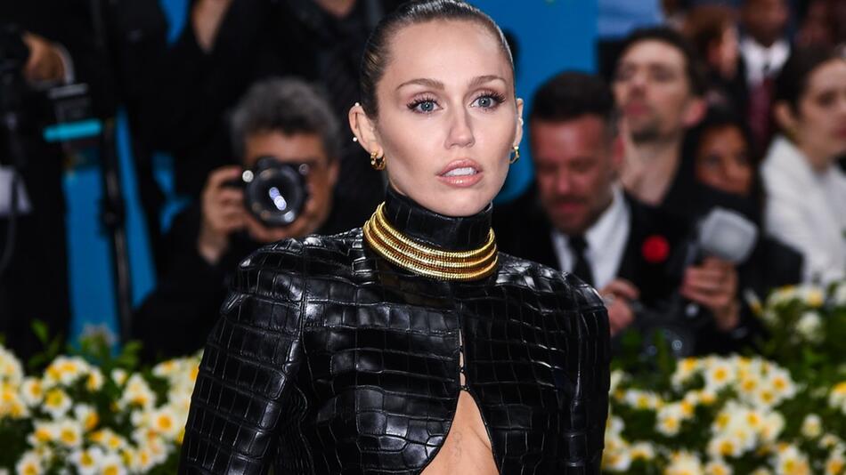 Miley Cyrus öffnet ihre Krankenakte.