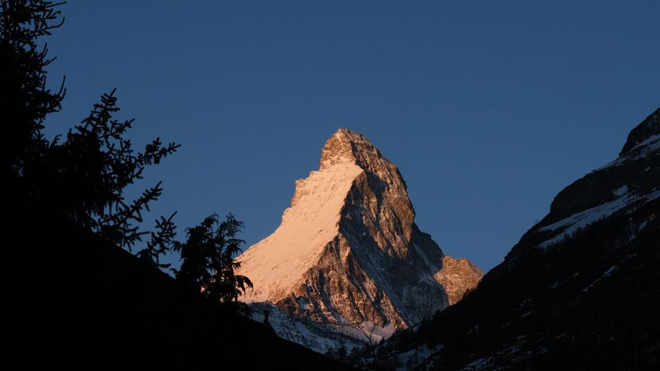 Wegen Unwetters keine Züge nach Zermatt