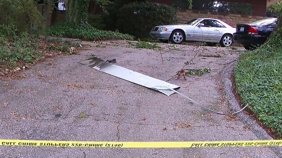 Flügelklappe landet in Vorgarten: Boeing verliert Tragflächenteil in North Carolina