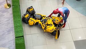 Superheld ganz echt: Transformer in Not – Spider-Man eilt zur Hilfe