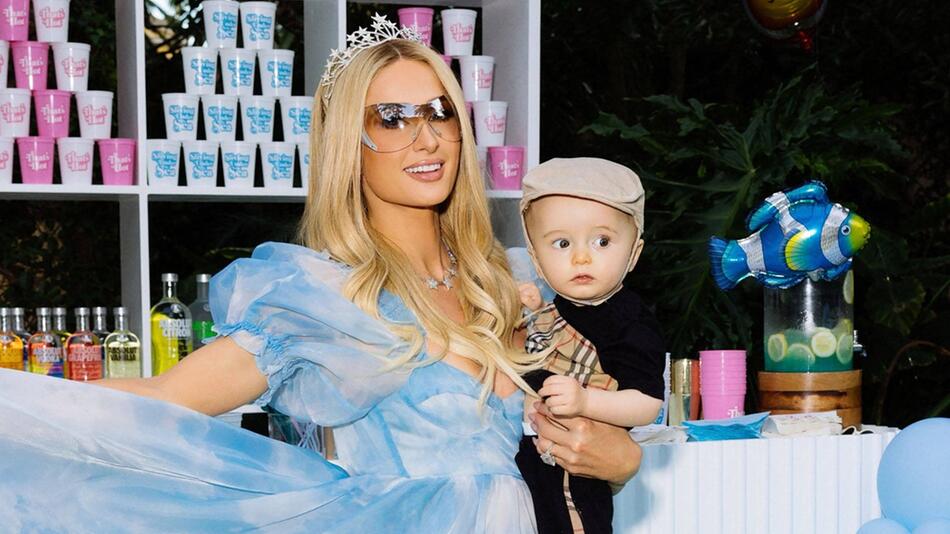 Wie im Märchen: Im Januar 2024 feierte Paris Hilton den ersten Geburtstag ihres Sohnes Phoenix ...