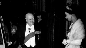 Winston Churchill mit Queen Elizabeth II.