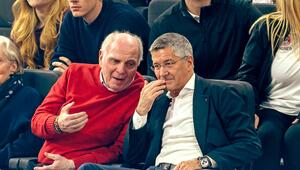 Uli Hoeness (L) und Herbert Hainer bei einem Bayern-Basketballspiel im Januar 2026. 