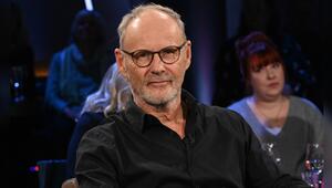 Reinhold Beckmann muss seine Wohnung verlassen, bis sie wieder renoviert ist.