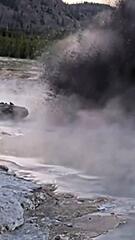 Webcam filmt Eruption im Yellowstone-Park – ein Jahr nach gefährlicher Explosion
