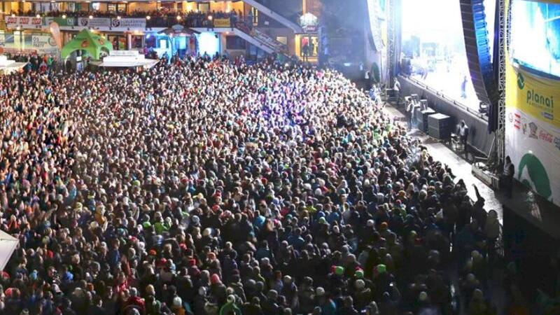 Menschenmasse bei Konzert