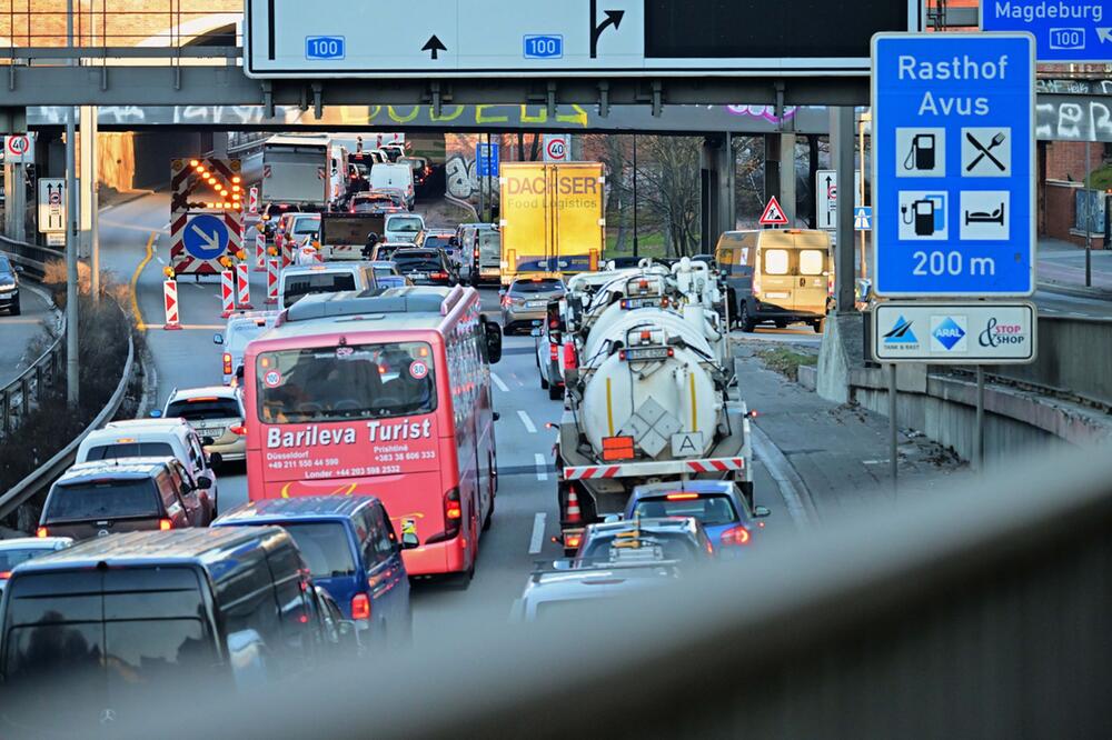 A100-Brücke gesperrt