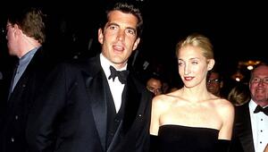 Ihre Liebe wird derzeit verfilmt: John F. Kennedy Jr und seine Frau Carolyn Bessette bei einer ...