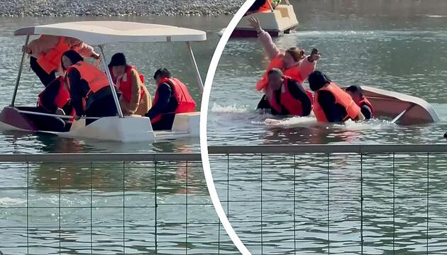 Überladen: Tretboot mit Touristen sinkt mitten auf See