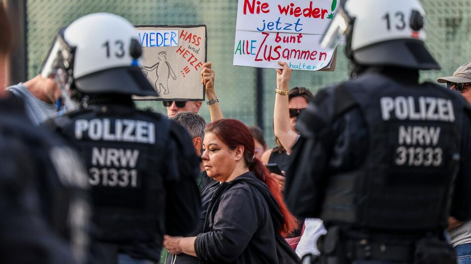 Nach der Messerattacke auf dem Solinger Stadtfest - Demonstration