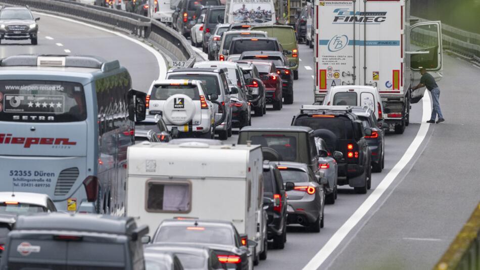 Symbolbild Stau auf Autobahn