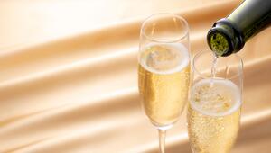 Sekt einschenken