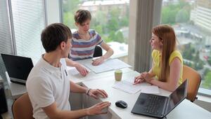 Gen Z arbeitet so viel wie lange nicht mehr