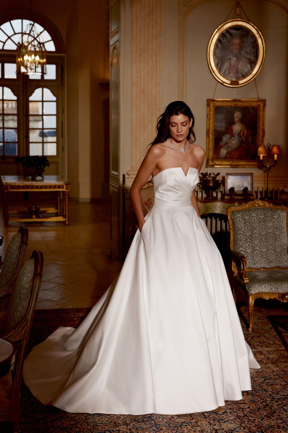 Hochzeitskleid im Clean-Chic-Stil