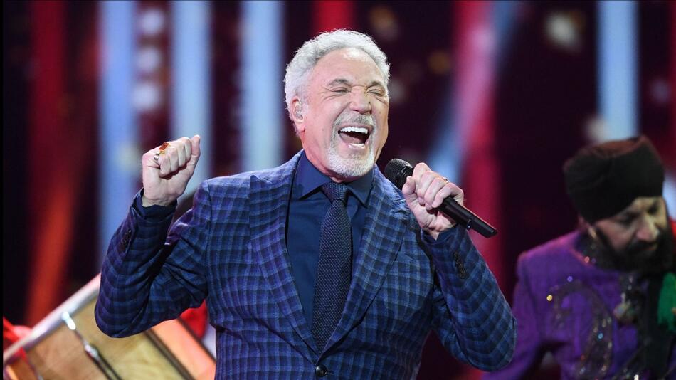Tom Jones wird 85 - Der Tiger kippt nicht um