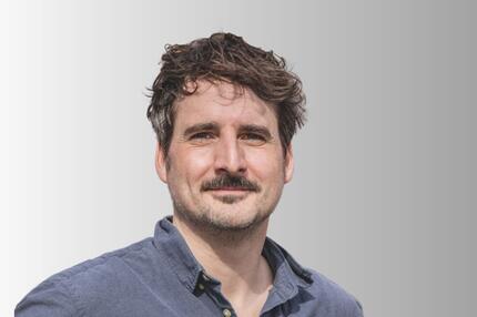Porträtbild von Dominik Bardow