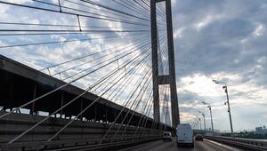 Die Südbrücke in Kiew