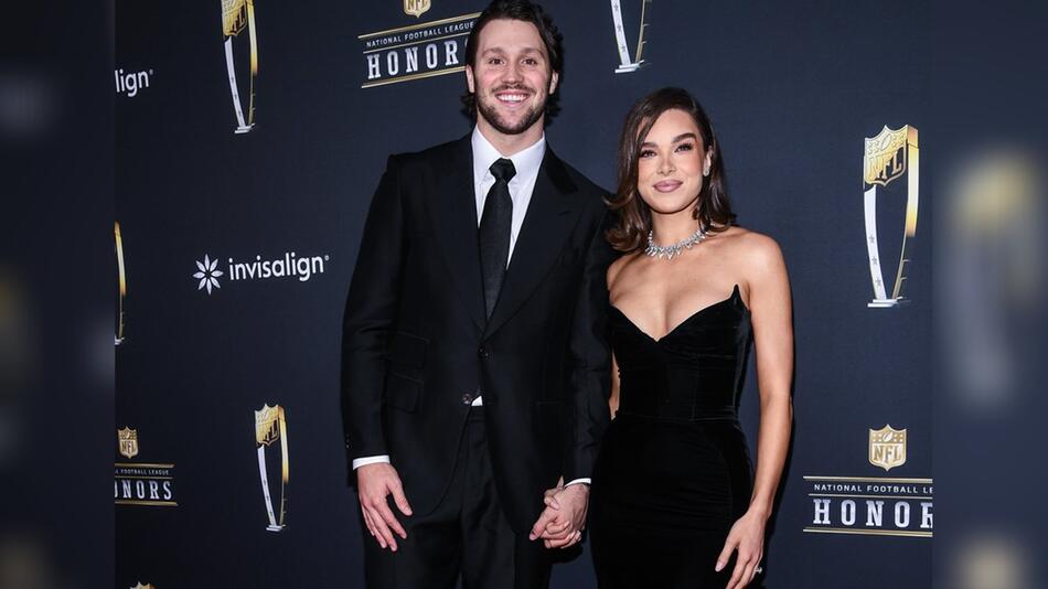 Josh Allen und Hailee Steinfeld in New Orleans.