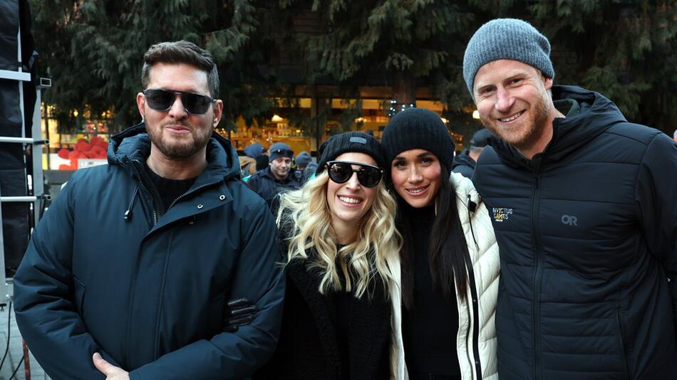 Michael Bublé und Luisana Lopilato mit Herzogin Meghan und Prinz Harry (v.l.n.r.) im kanadischen ...