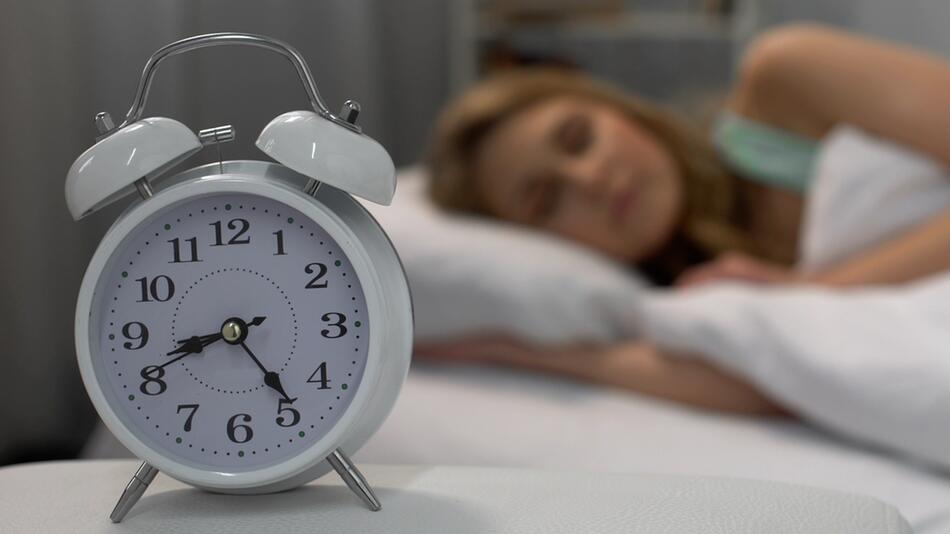 Altersabhängig: so viel Schlaf ist gesund