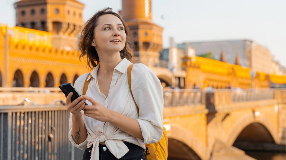 Frau mit Smartphone
