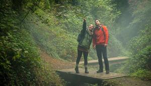 Wanderer auf einer der Ahrschleifen-Touren