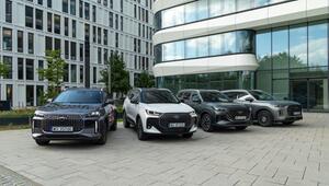 Vier SUV-Modelle der Marke Chery aus der Tiggo-Hybrid-Familie