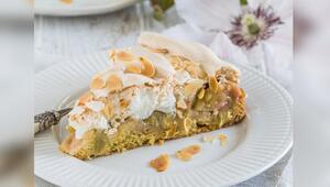 Rhabarberkuchen: Die Süsse des Baisers mildert die Säure des Rhabarbers.