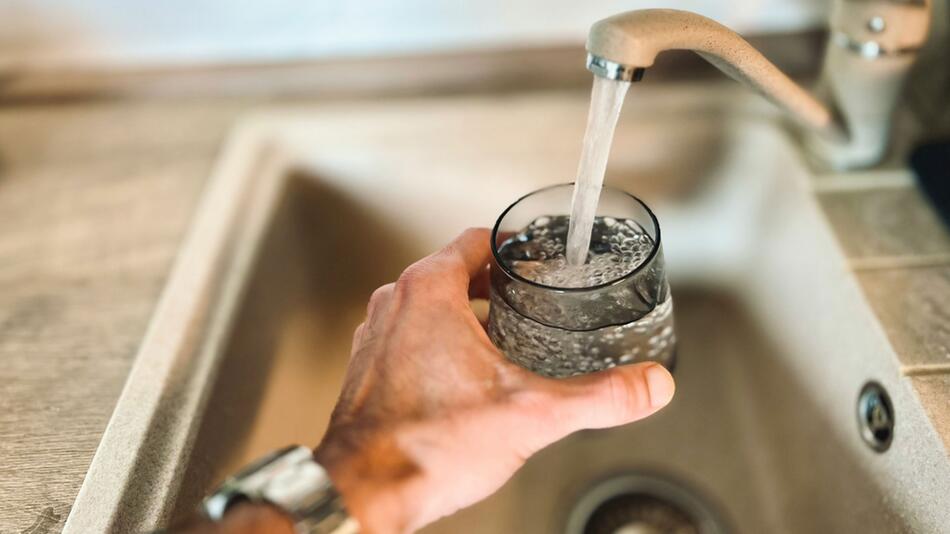 Leitungswasser trinken: 9 Fakten, die du unbedingt kennen solltest