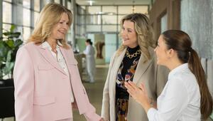 "In aller Freundschaft": Maren Gilzer (l.) trifft als Yvonne Habermann ihre früheren Kolleginnen ...