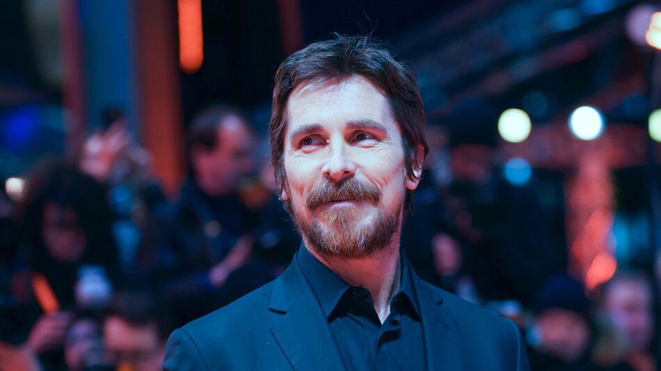 So sieht er im Film nicht aus: Für "The Bride" musste Christian Bale lange in die Maske.