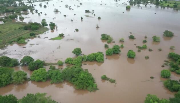 Überschwemmungen nach heftigen Regenfällen in Mosambik 