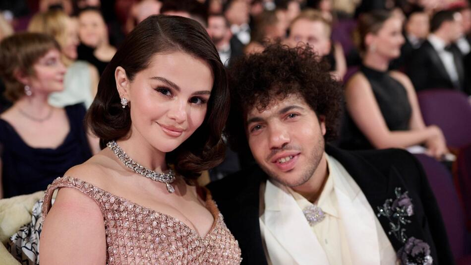 Selena Gomez und Benny Blanco bei der Oscarverleihung 2025 in Los Angeles.
