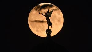 Mondaufgang in Dresden. 