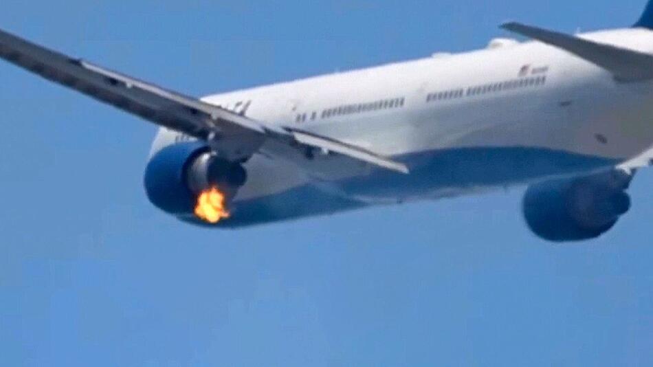 Notlandung in L.A.: Boeing dreht mit brennendem Triebwerk um