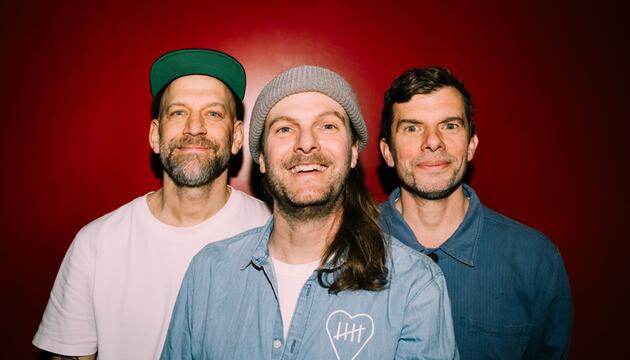 Die Doku "Sportfreunde Stiller - Mit dem Herz in der Hand" beleuchtet die Sportfreunde Stiller ...