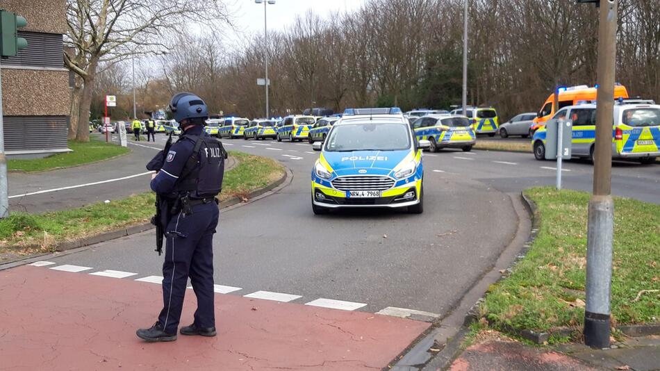 Köln: Polizeieinsatz An Schule - Durchsuchung Beendet | GMX.CH